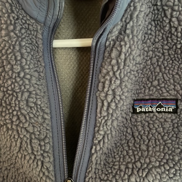 Patagonia Women's Classic Retro-X® Small. Fleece Vest. Lavender. - Picture 2 of 4